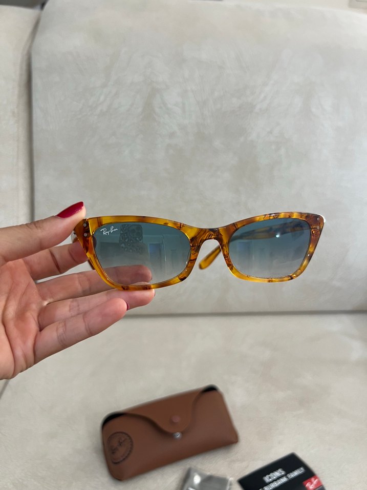 Ray Ban - Şeffaf Bej Kedi Gözü Kadın Güneş Gözlüğü - Görsel 2