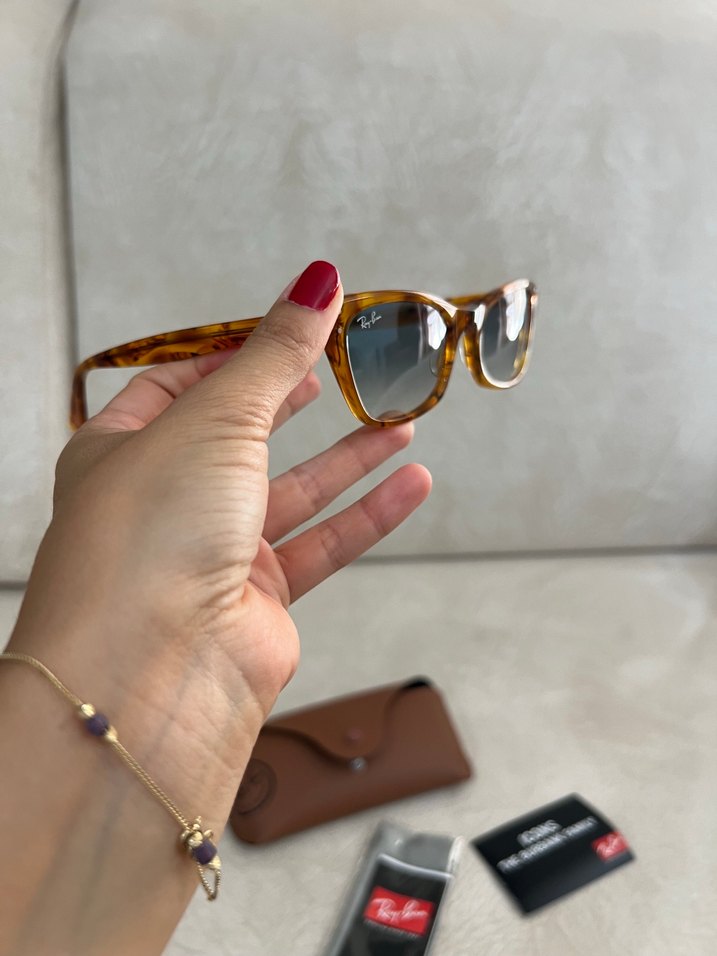 Ray Ban - Şeffaf Bej Kedi Gözü Kadın Güneş Gözlüğü - Görsel 3