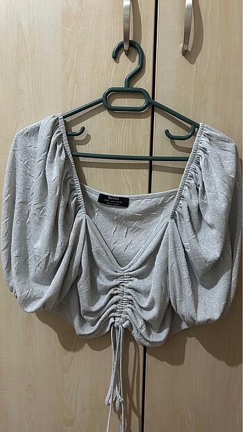 Bershka simli balon kol crop
