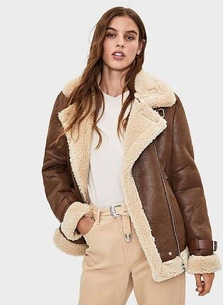 Bershka Mont