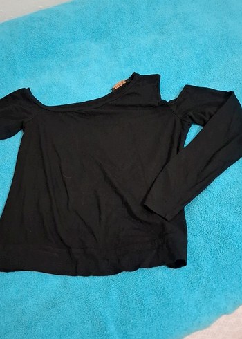 Dört adet bayan sweatshirt ve bluz - Görsel 9