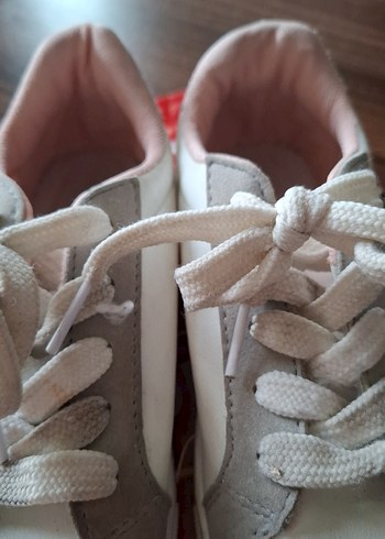 Nakışlı Beyaz kız çocuk spor ayakkabı - Görsel 4