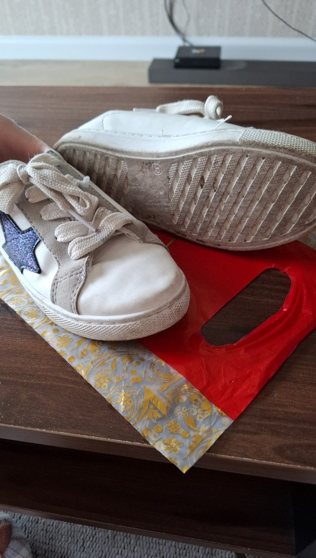 Nakışlı Beyaz kız çocuk spor ayakkabı - Görsel 5