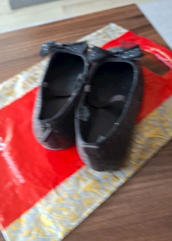 Kız Çocuk Gri Parlak Fiyonk Detaylı Babet - Görsel 3