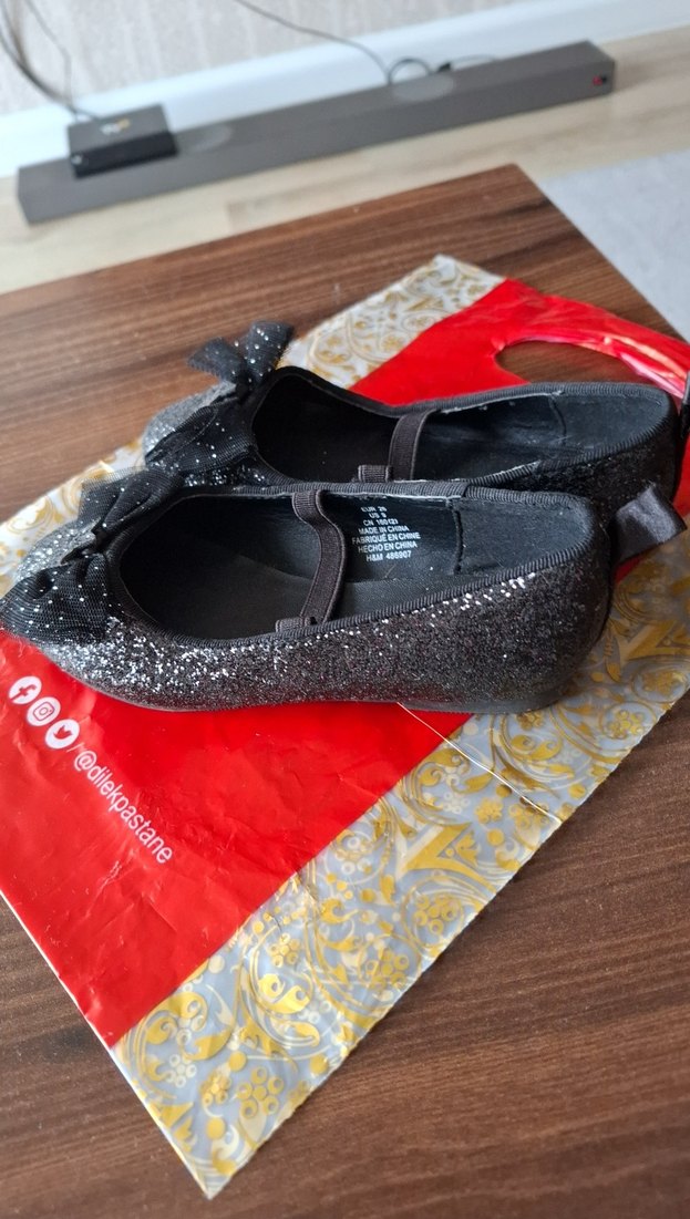 Kız Çocuk Gri Parlak Fiyonk Detaylı Babet - Görsel 2