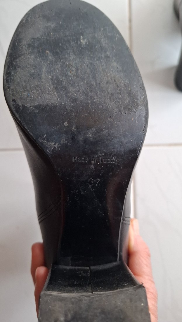 Siyah Deri Tokalı Kadın Bot - Görsel 4