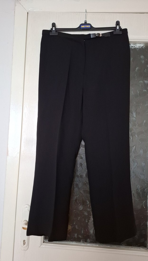 Kadın Siyah Midi Kumaş Pantolon - Görsel 2