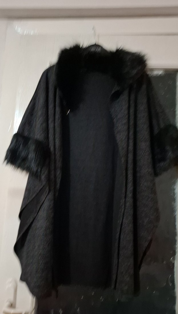 Gri Kadın Ponço, Kürk Detaylı, Midi Boy - Görsel 3