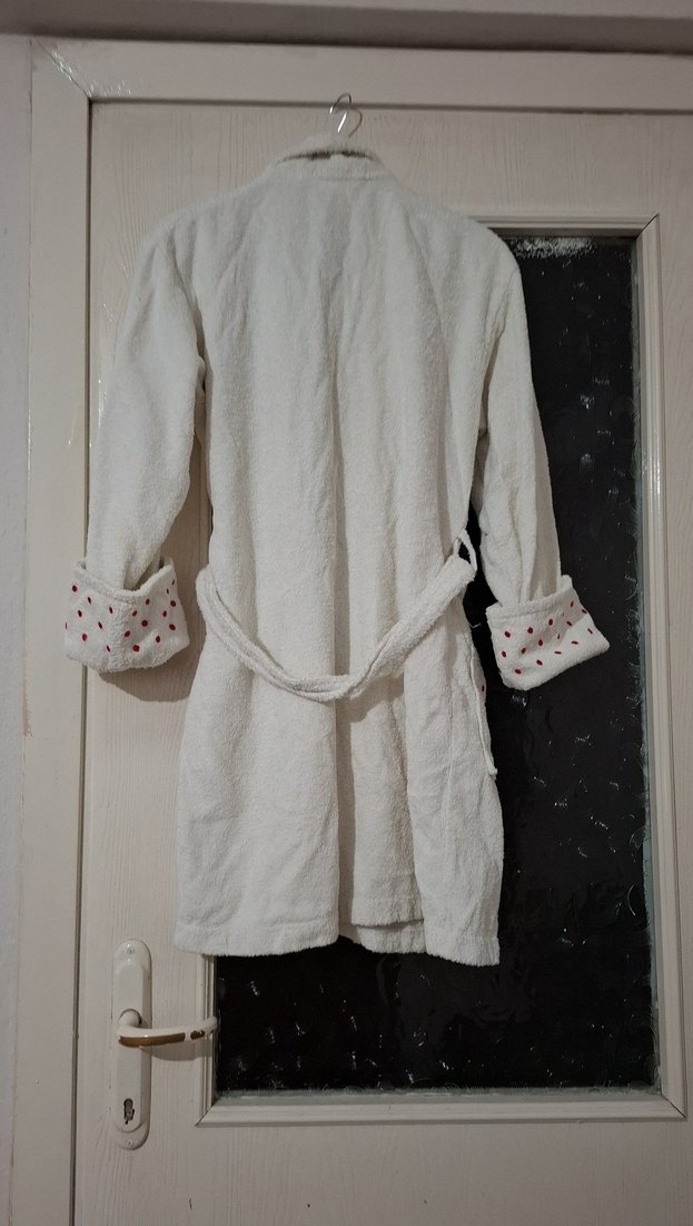 Kadın Beyaz Nakışlı Pamuk Bornoz - Görsel 3