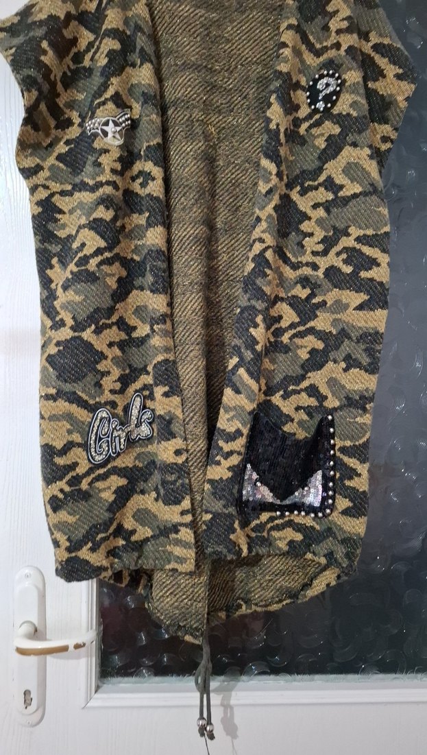 Kolsuz Kamuflaj Desenli Uzun yelek - Görsel 2