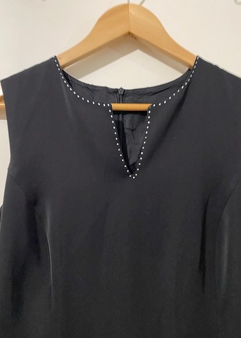 Siyah V Yakalı  Kolsuz Elbise - Görsel 4