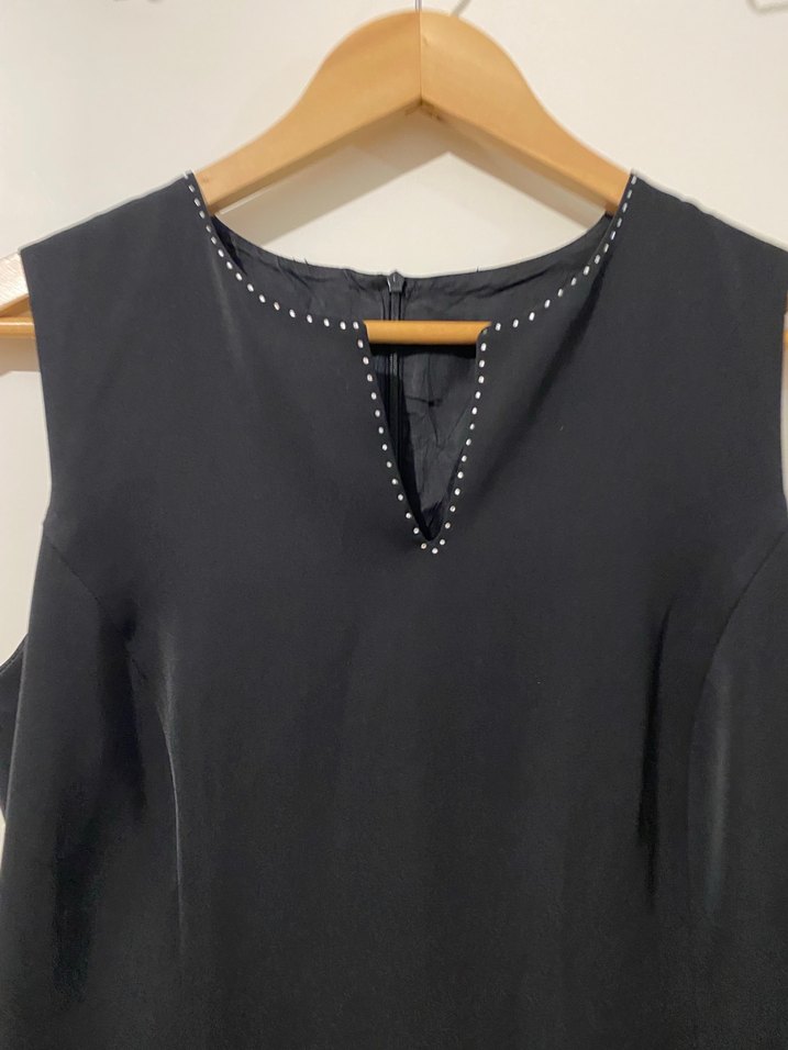 Siyah V Yakalı  Kolsuz Elbise - Görsel 4