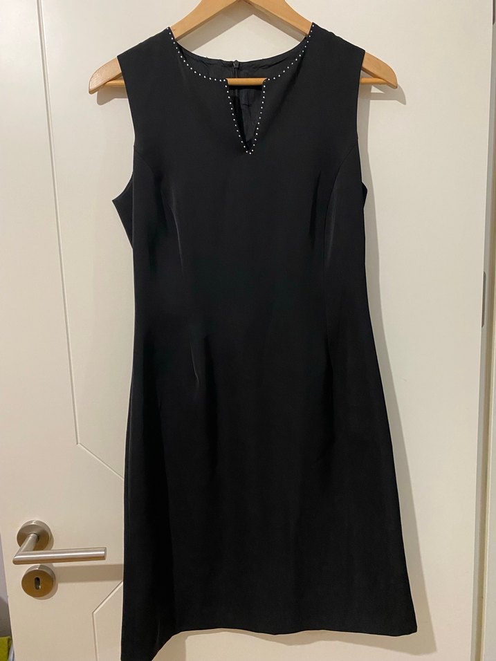 Siyah V Yakalı  Kolsuz Elbise - Görsel 2