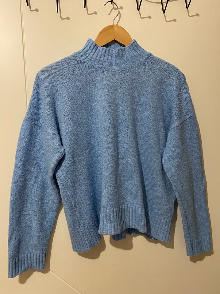 Mavi Yüksek Yakalı Örgü Kadın Kazak - Görsel 3