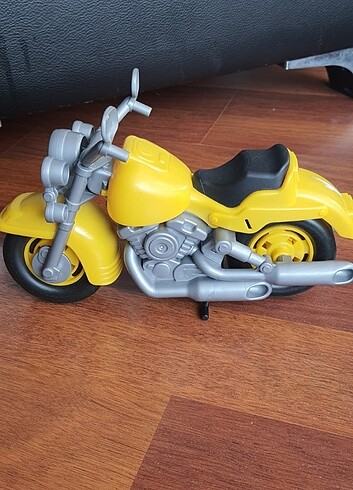 Oyuncak motor