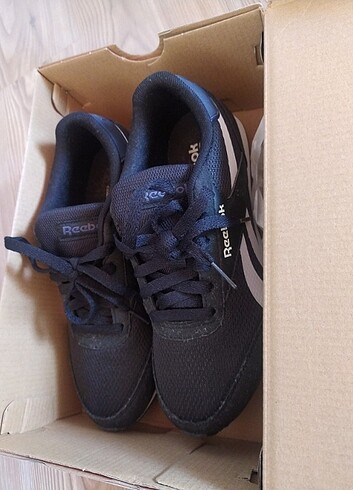 37 Beden siyah Renk Reebok Spor Ayakkabı