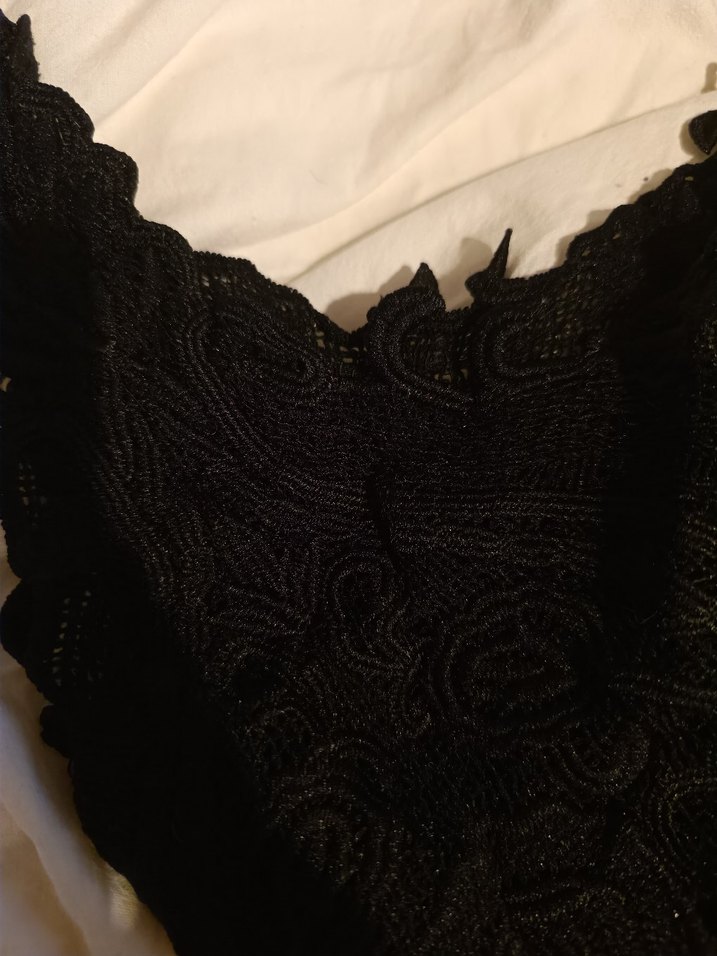 Siyah Dantel İşlemeli Gotik Strappy Büstiyer - Görsel 4