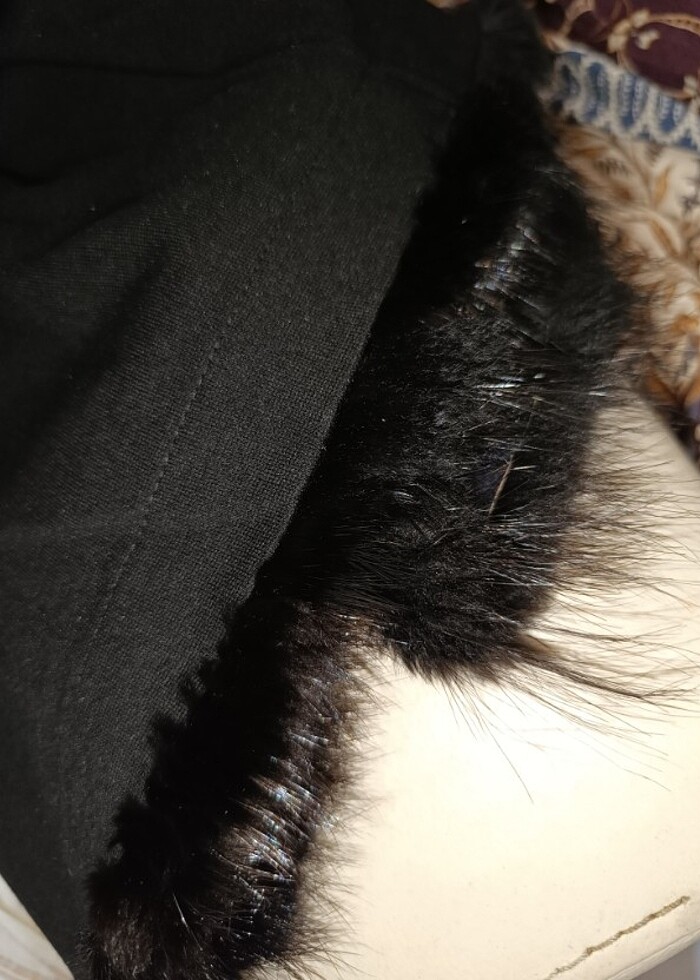 Tüylü Siyah Penye Elbise - Görsel 2