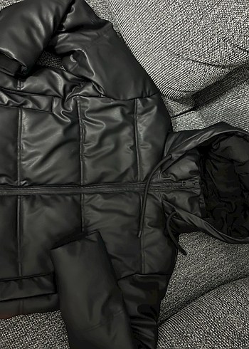 Zara deri görünümlü şişme mont - Görsel 6