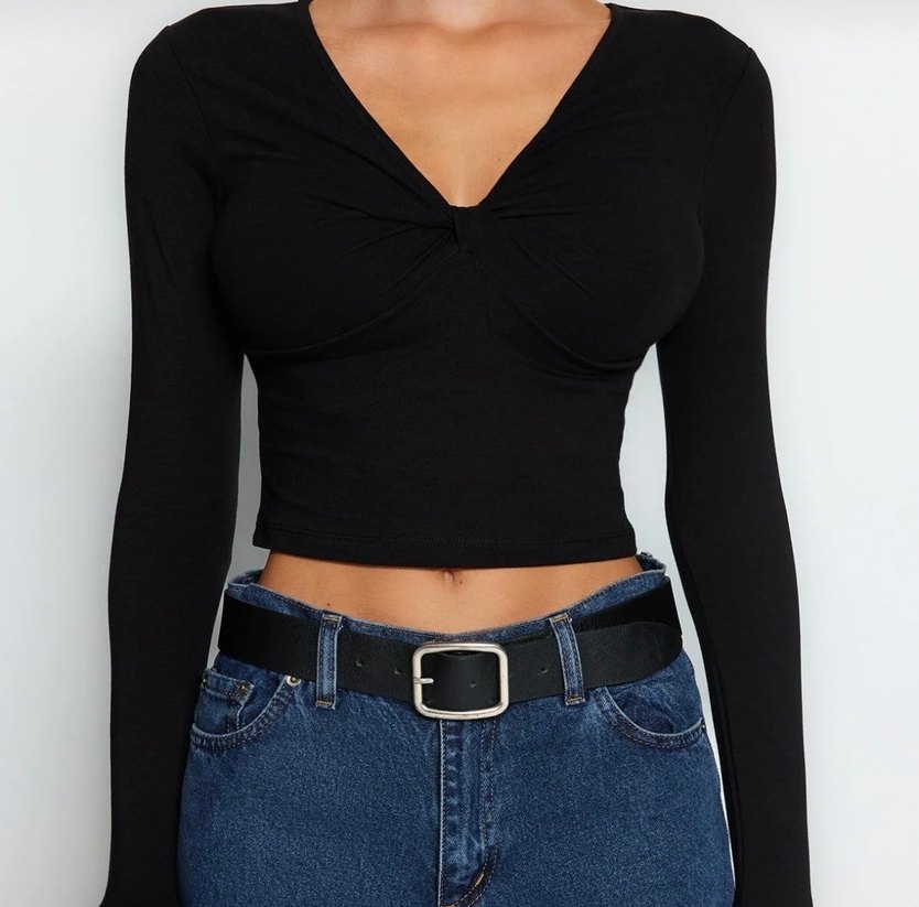 Siyah V Yaka Kemerli Kadın Bluz - Görsel 2