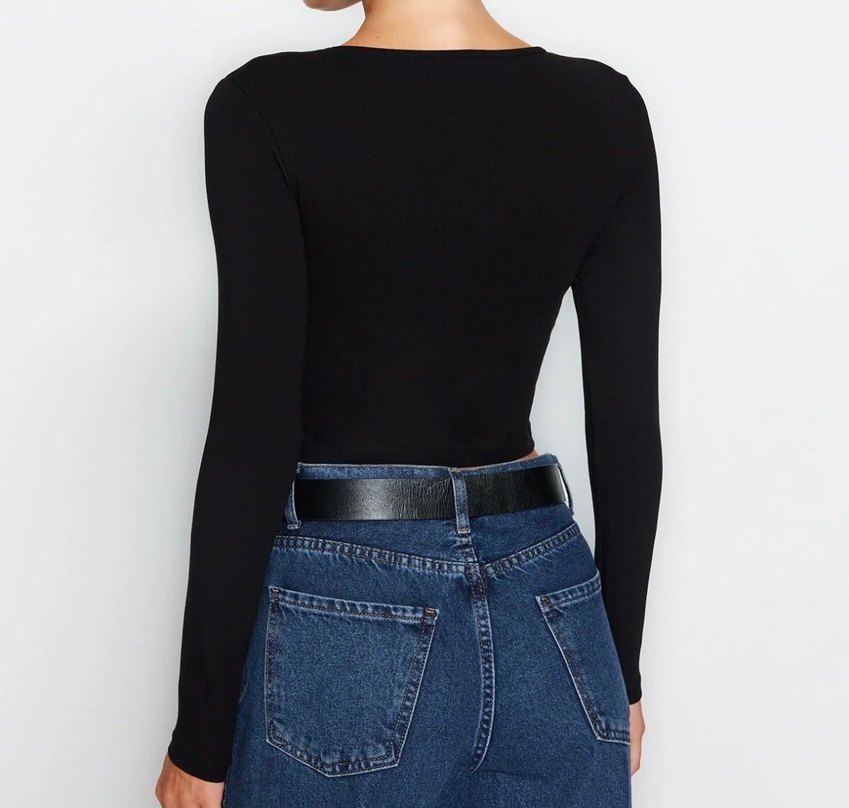 Siyah V Yaka Kemerli Kadın Bluz - Görsel 4