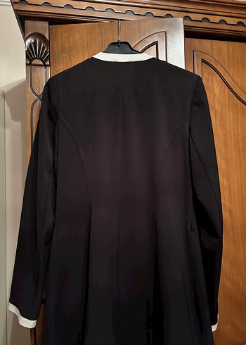 Düğmeli Siyah Uzun Klasik Kaban - Görsel 4