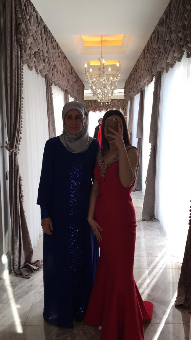 Kırmızı Drapeli Uzun Abiye Elbise - Görsel 3