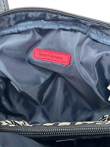 Beden Tommy Hilfiger Kol Çantası %70 İndirimli.