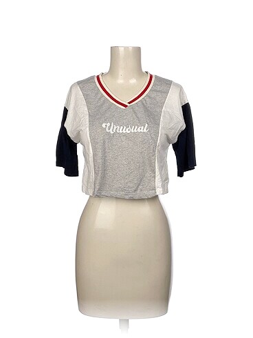 Trendyol & Milla T-shirt %70 İndirimli.