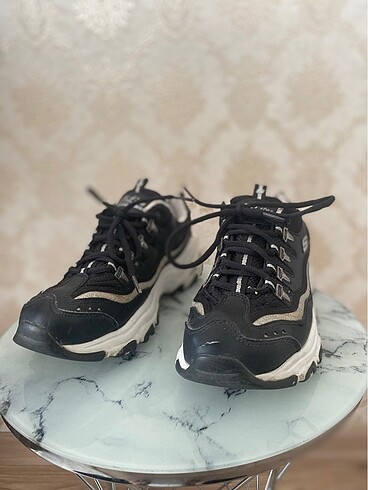 Skechers