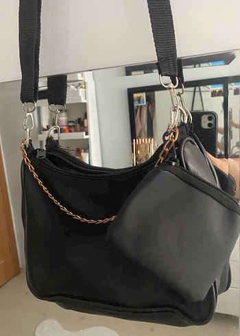 Siyah zincirli çanta - Görsel 2