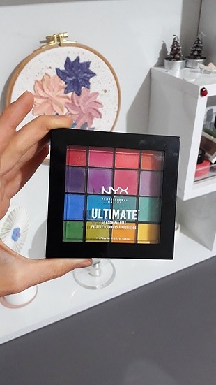 nyx ultimate far paleti