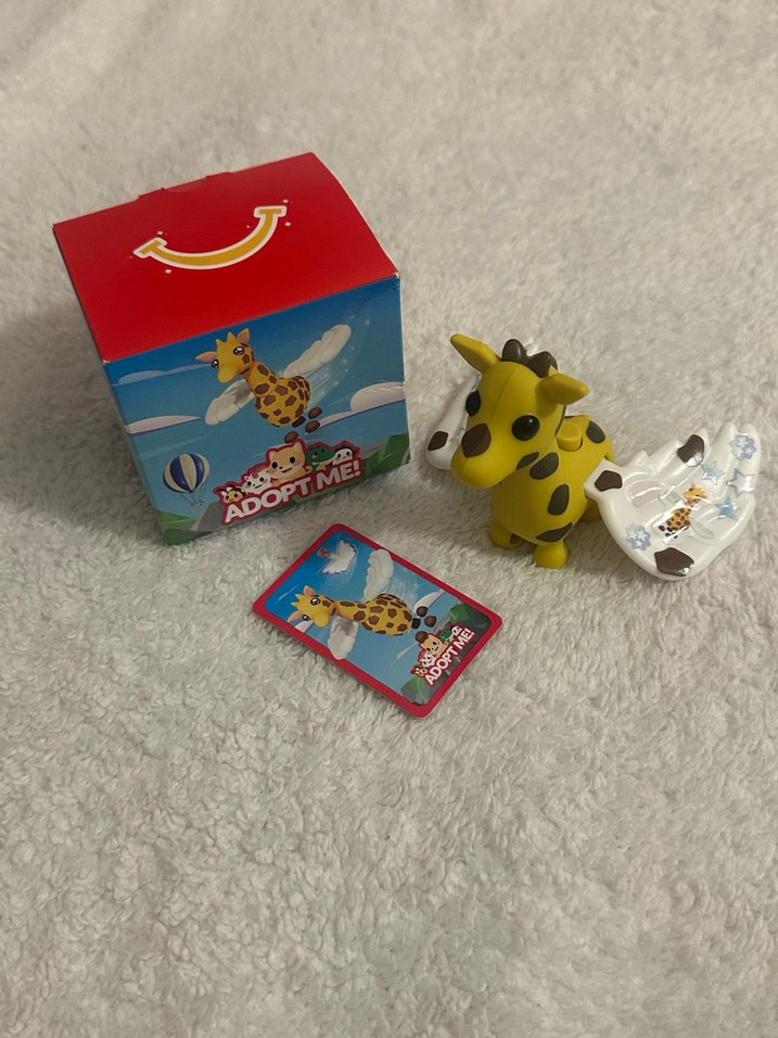 Sarı Renkli Uçan Zürafa Figürü - Görsel 2