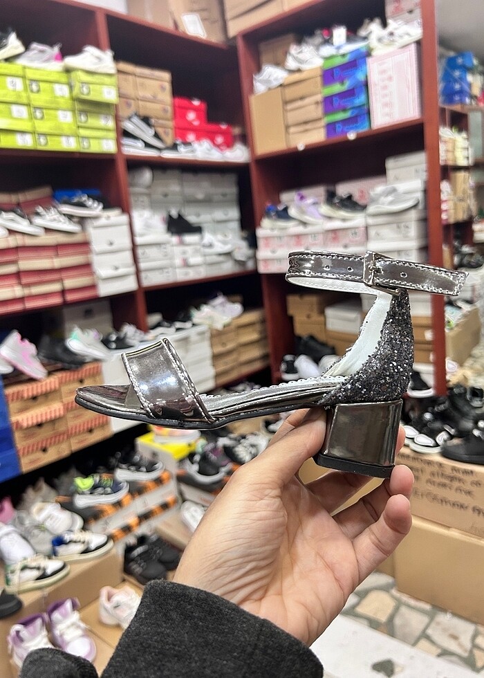 Çocuk topuklu ayakkabı - Görsel 2