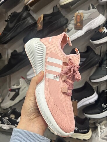 37 Beden Adidas kadın spor ayakkabı
