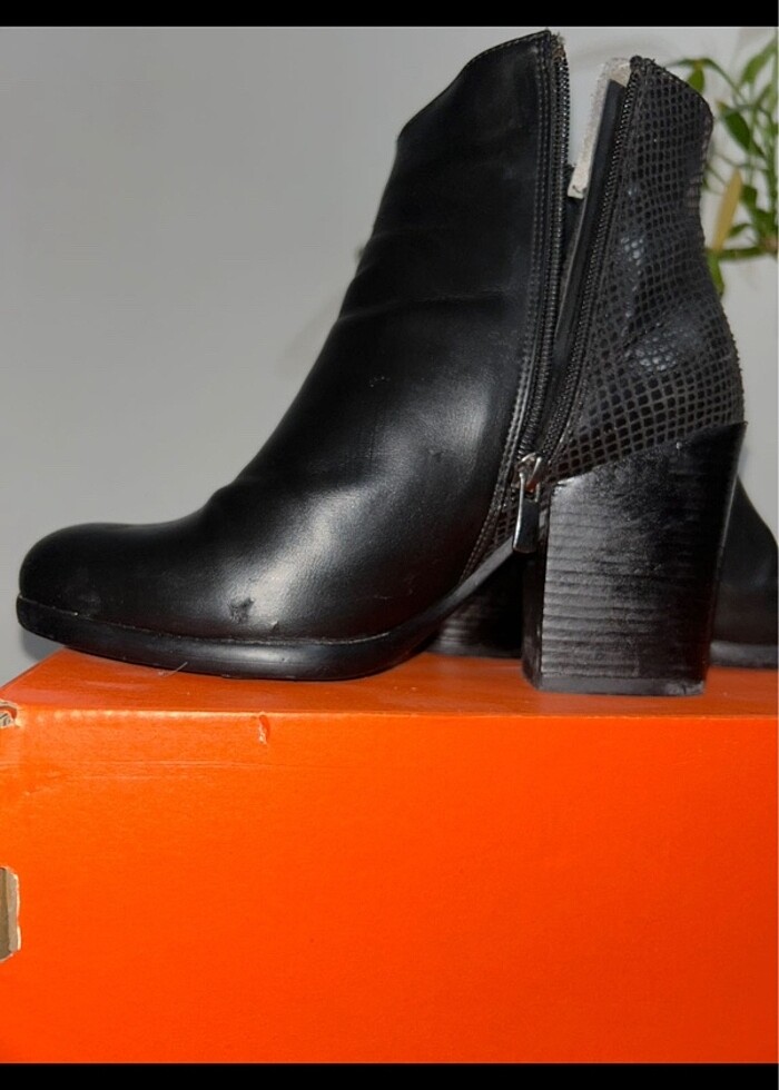 Kadin bot - Görsel 3