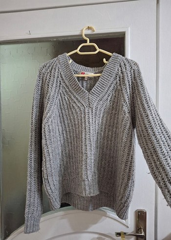 Gri V Yaka Örgü Kadın Kazak - Görsel 4