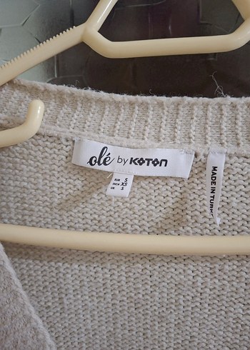 Düğmeli Crop Hırka V Yaka Düğmeli - Görsel 6