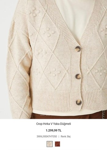 Düğmeli Crop Hırka V Yaka Düğmeli - Görsel 3