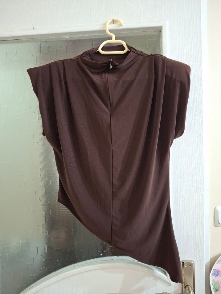 Kahverengi Vatkalı Bluz - Görsel 4