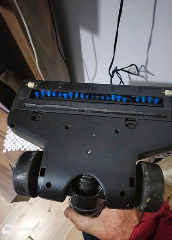 Kırmızı Kablosuz Elektrikli Süpürge - Görsel 3