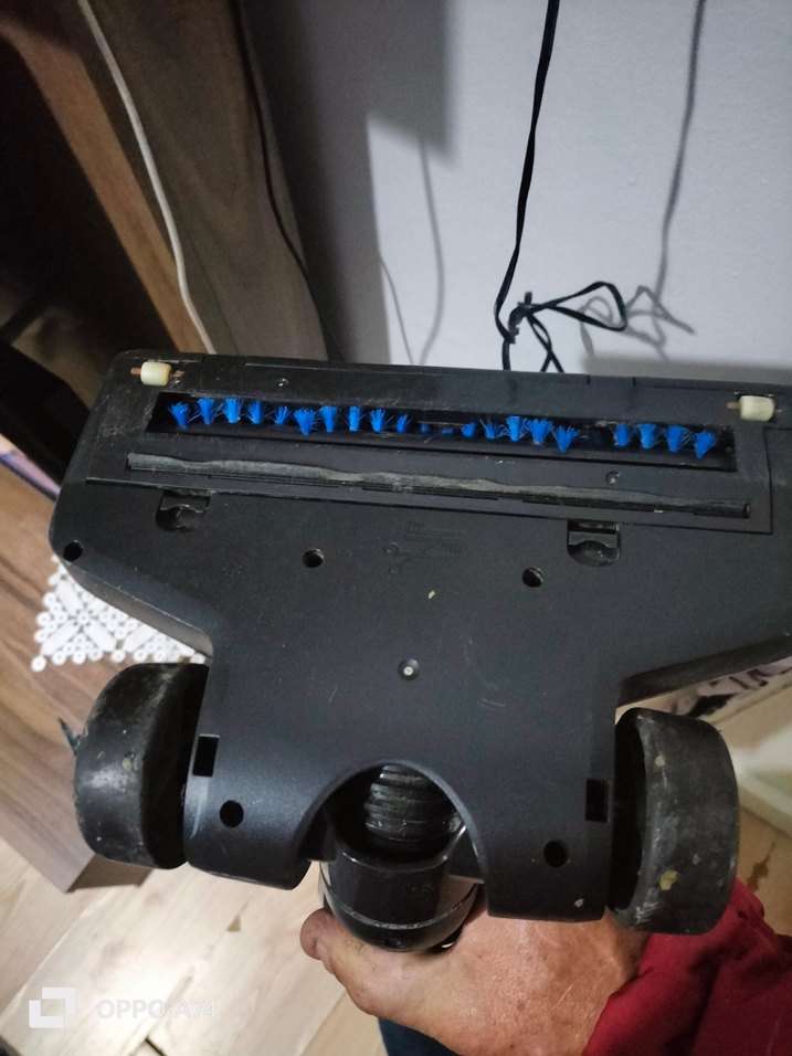 Kırmızı Kablosuz Elektrikli Süpürge - Görsel 3