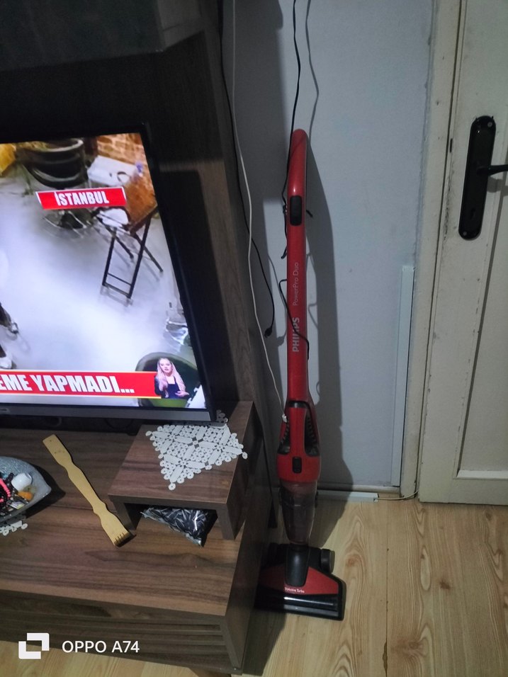 Kırmızı Kablosuz Elektrikli Süpürge - Görsel 5