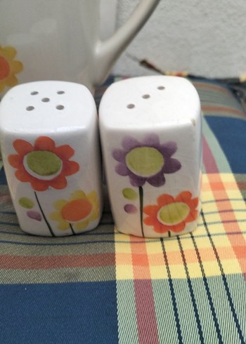 Çiçek Desenli Renkli Porselen Çay Seti - Görsel 3