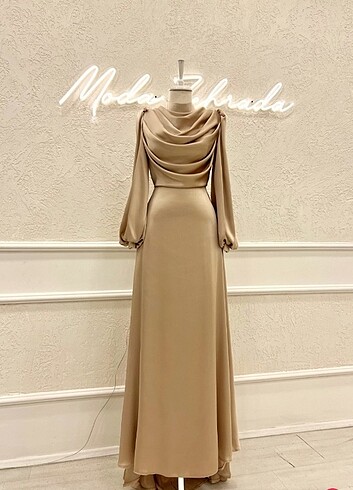 Armine Hennin model abiye