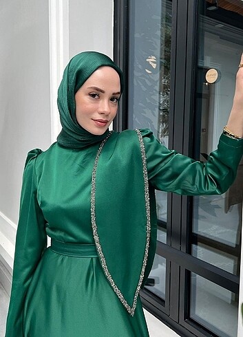 Yaprak desenli elbise