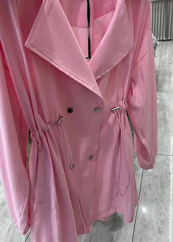Pembe Düğmeli Uzun Kadın Trençkot