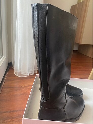 37 Beden Ninewest uzun çizme
