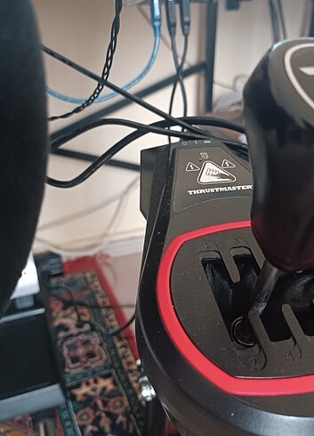 Thrustmaster vites