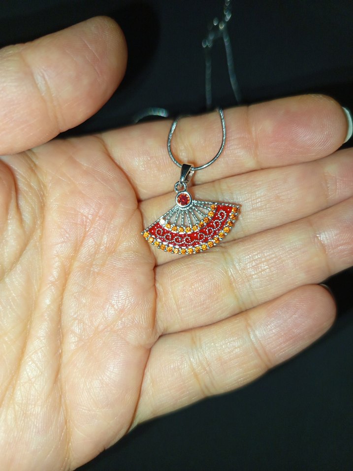 Turuncu Nakışlı Yelpaze Kolye - Görsel 4